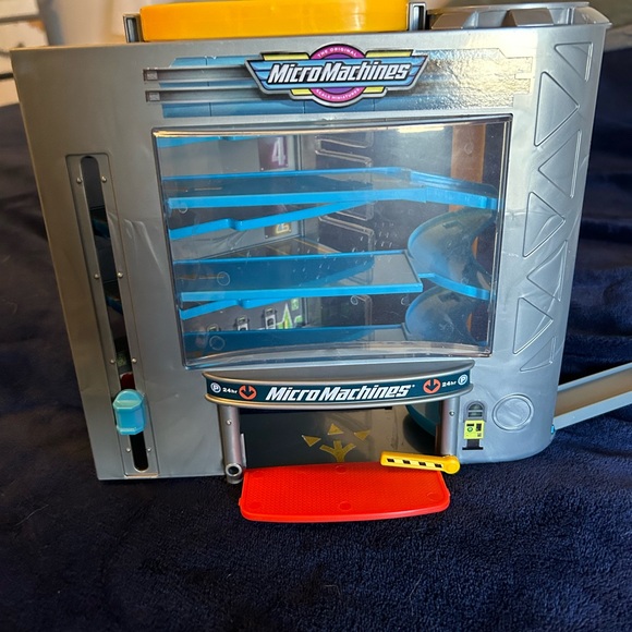 Micro machines parking garage and cars - Picture 2 of 9